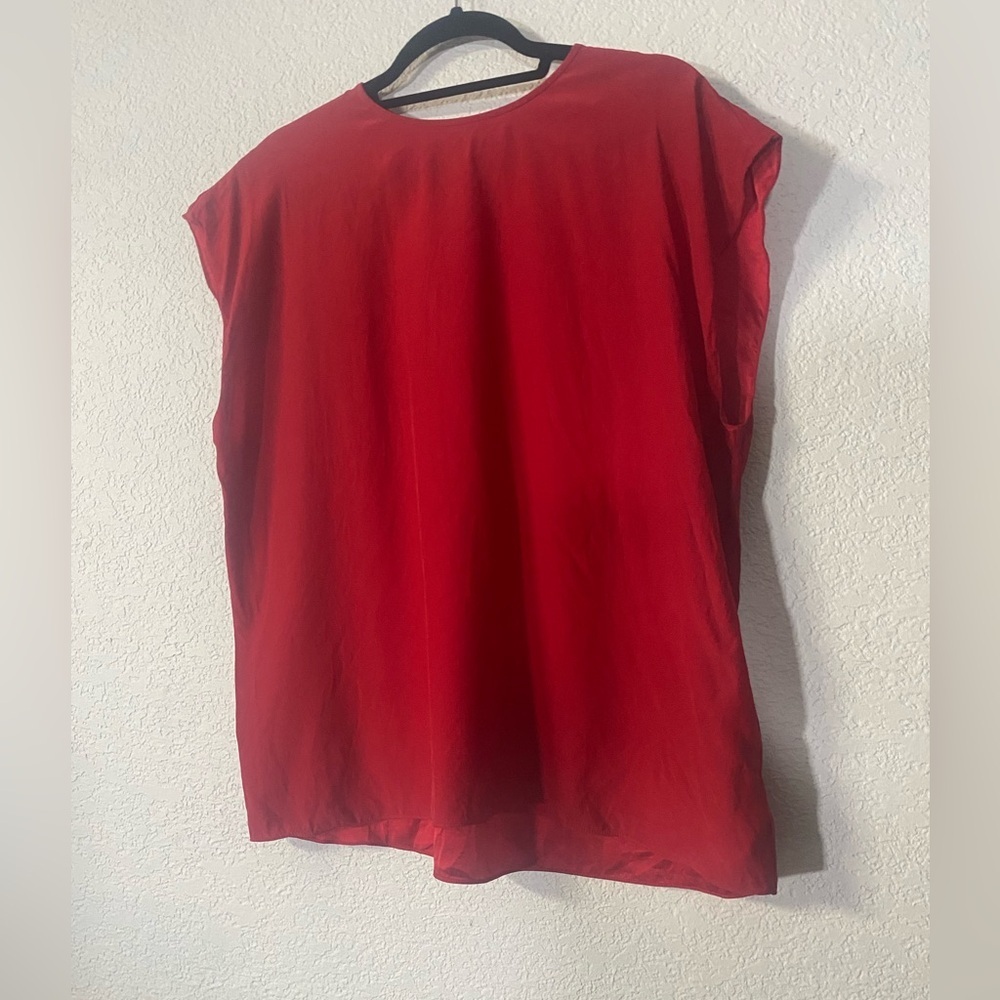 Banana Republic Women’s  Red 100% Silk blouse in size L Tall